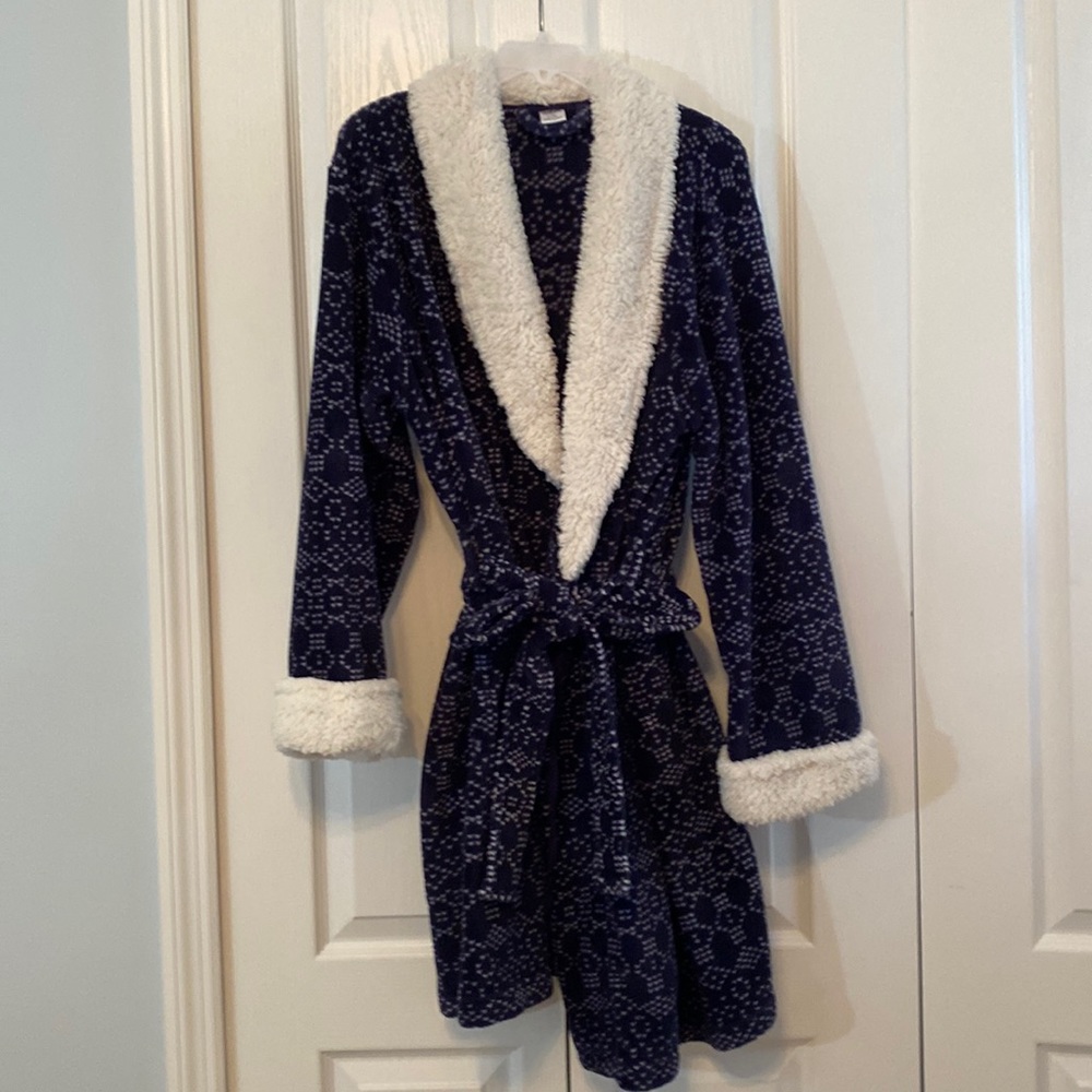 Ulta Beauty Blue Fuzzy Robe Size L/XL